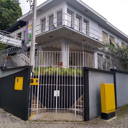 Capivara'S Hostel Curitiba Bagian luar foto
